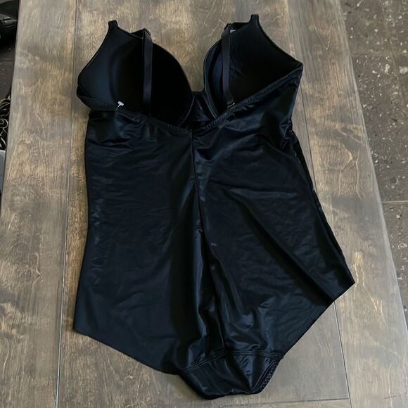 ASSETS BY SPANX Flawless Finish Shaping Micro Low Back Cupped Bodysuit 1X - Picture 7 of 10